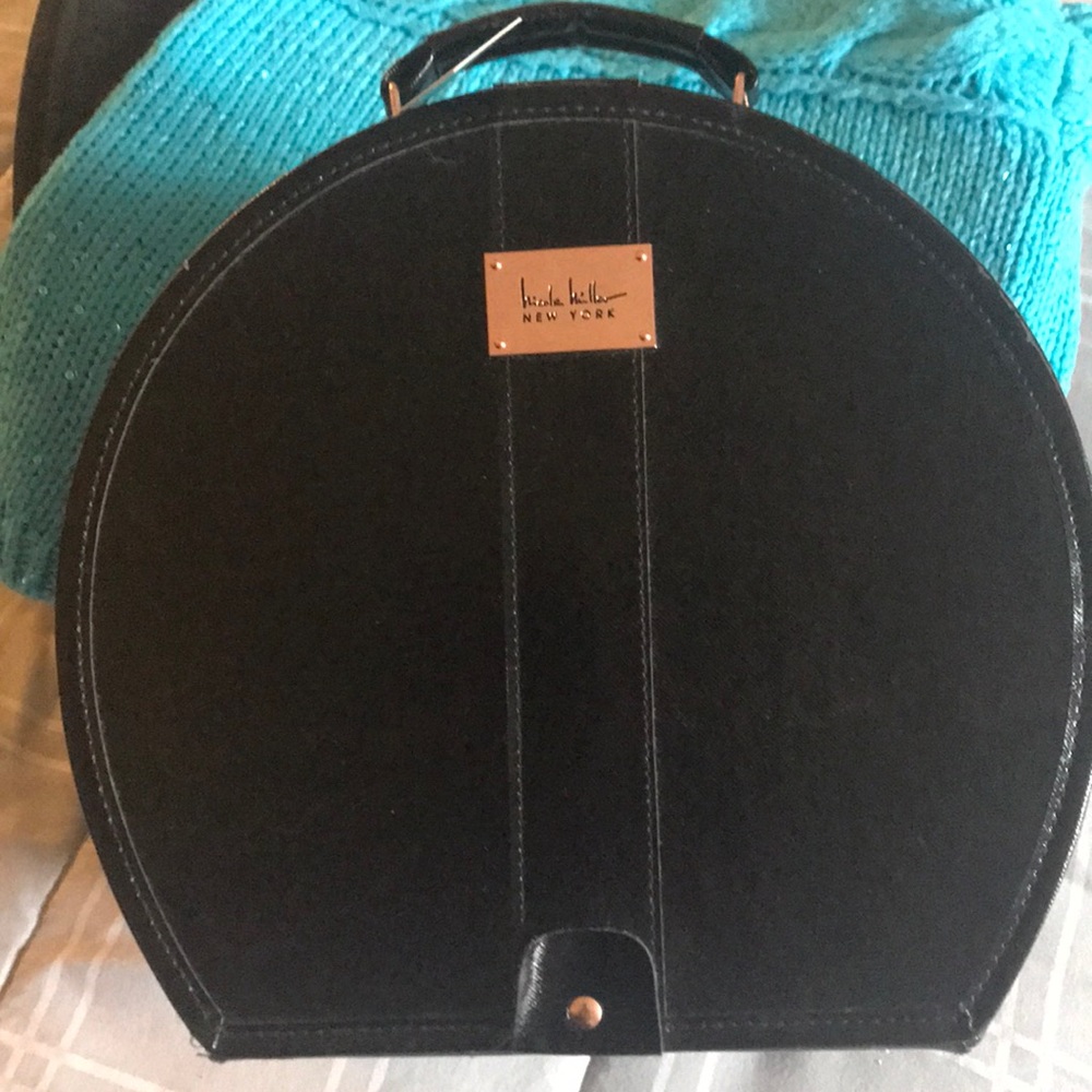 Nicole Miller New York Cosmetics Bag